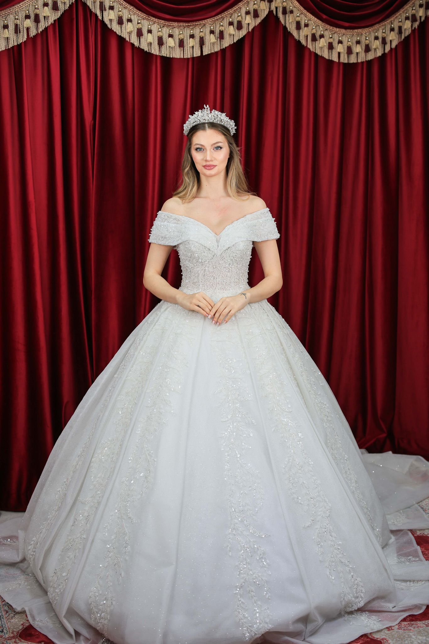 Madonna Yaka Kristal Taş İşleme