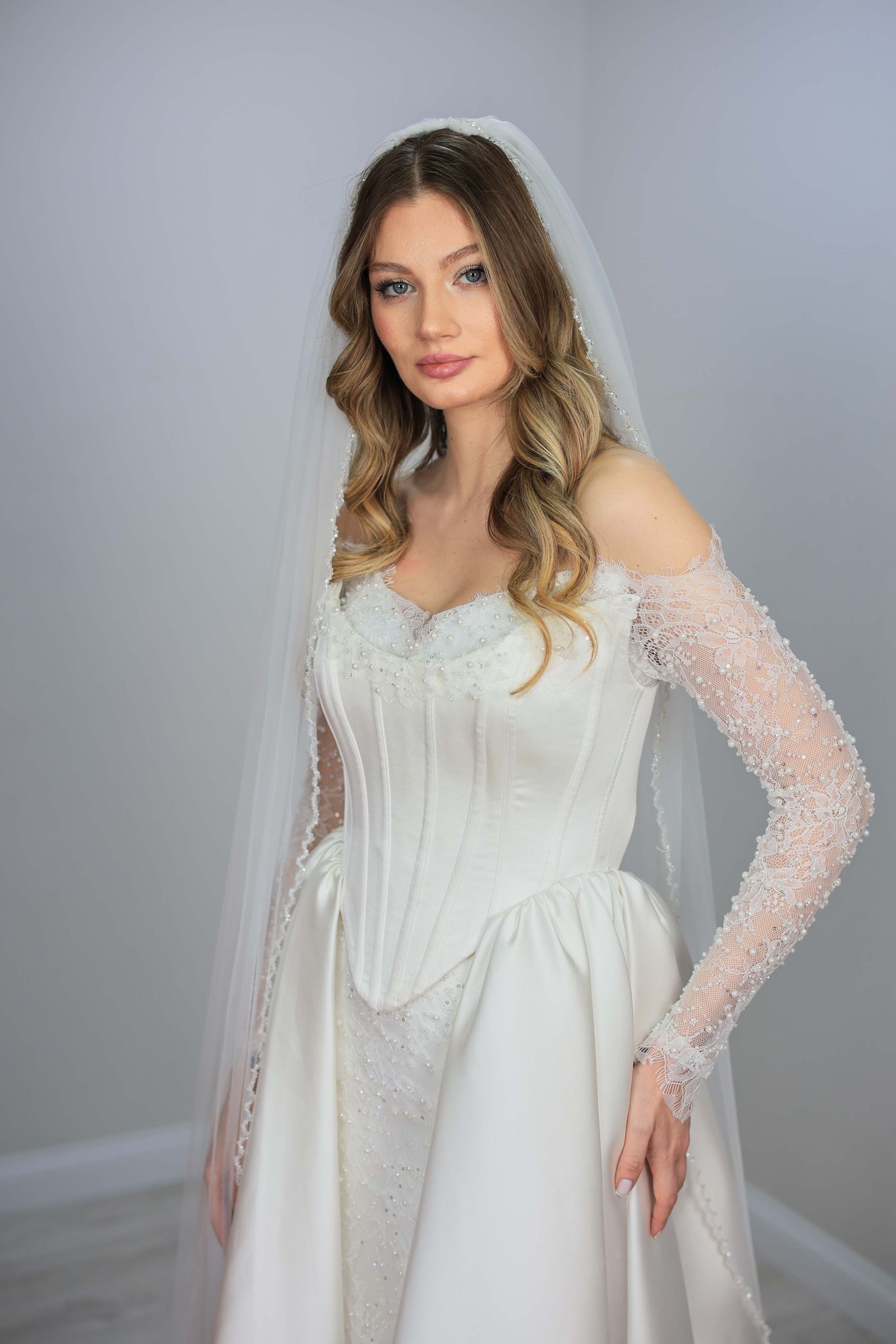 Demonte Saten Korse Ve Kuyruklu İşli Fransız Balık Model